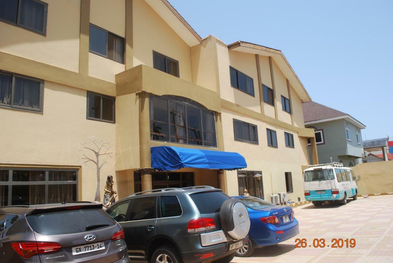 Ampomaah Hotel Akkra Exterior foto