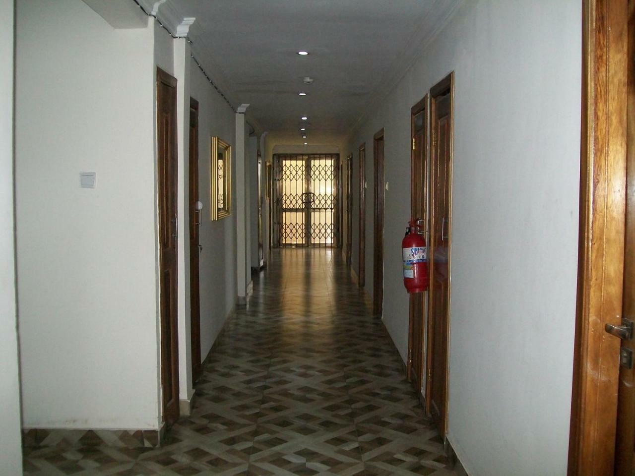 Ampomaah Hotel Akkra Exterior foto